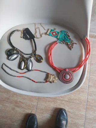 Lote Collares Bisutería 3 euros unidad
