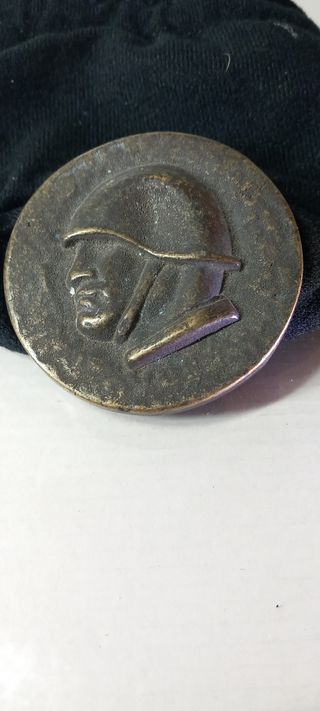 Medaglione Mussolini metallo