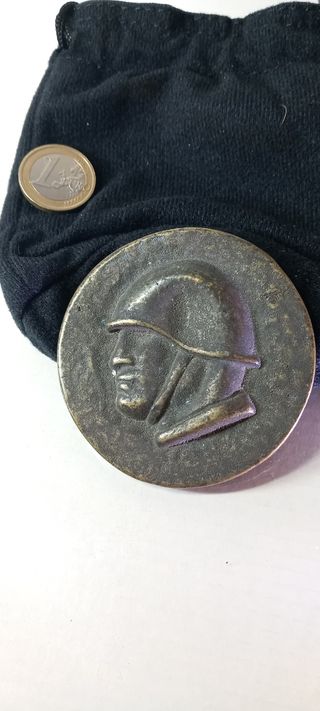 Medaglione Mussolini metallo