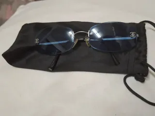 Occhiali da sole Chanel blu e argento