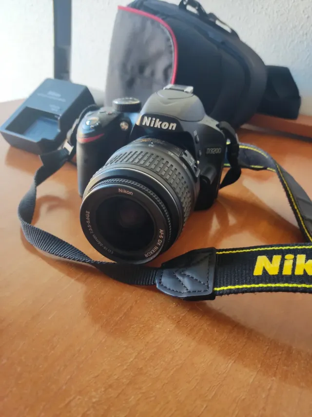 Fotocamera reflex Nikon D3200 come nuova