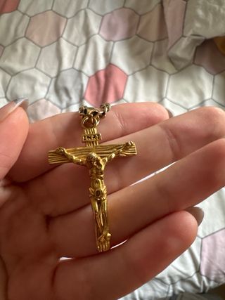 Cadena de Cristo Dorada