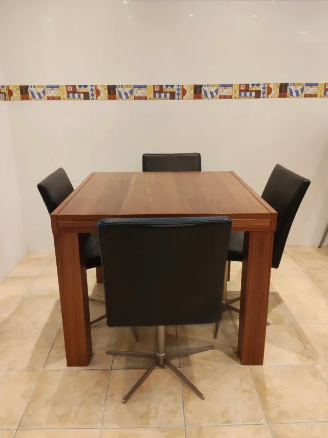 Mesa y 4 Sillas BoConcept