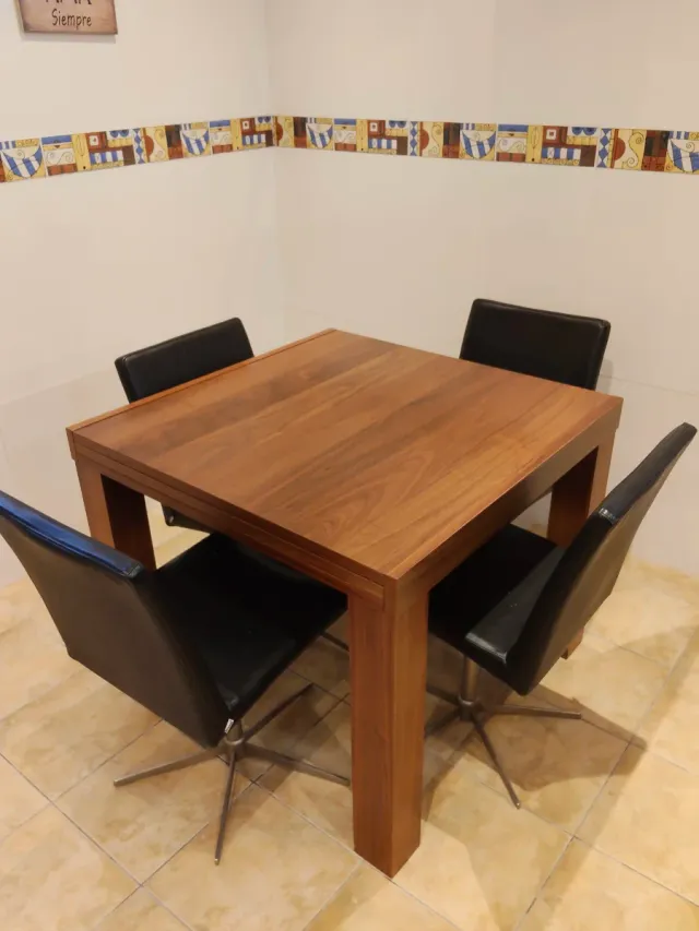 Mesa y 4 Sillas BoConcept