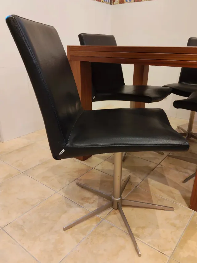 Mesa y 4 Sillas BoConcept