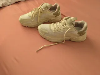 Bambas beige de mujer nuevas sin estrenar