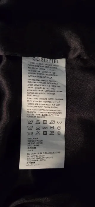 Vestido de cuero negro Cortefiel