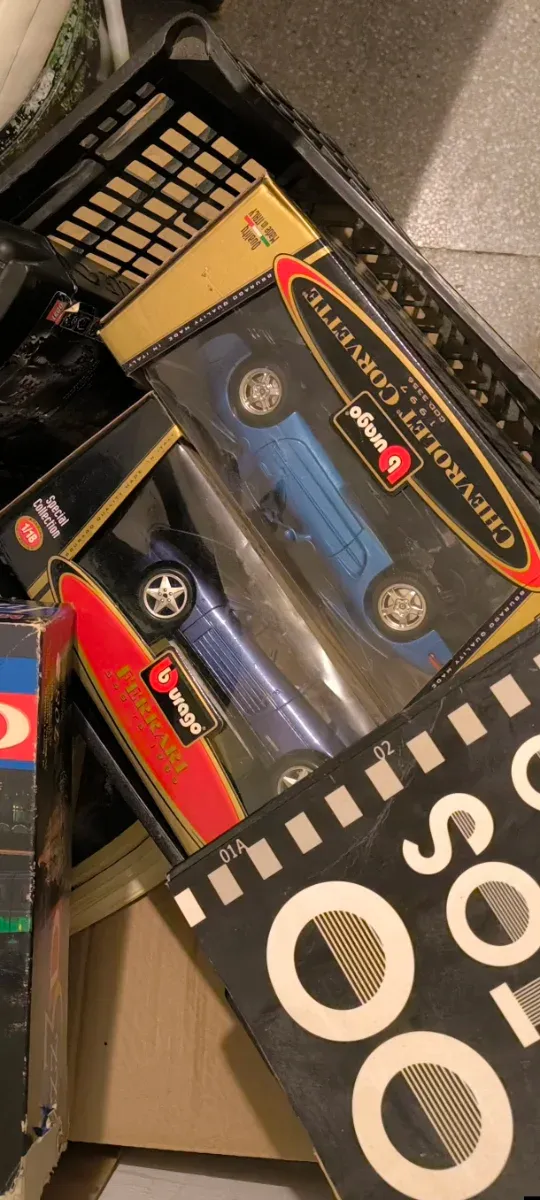 2 Coches Colección Ferrari y Chevrolet Burago En ,