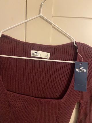 Jersey Hollister manga larga escote cuadrado