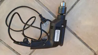 Taladro Percutor 500W casi sin usar