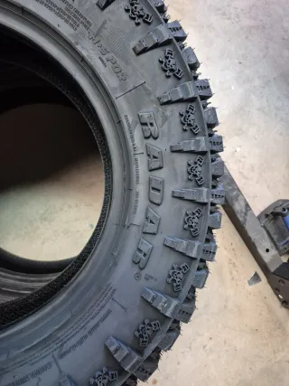 265/70R17 121/118Q RADAR RENEGADE R/T+ 70%30