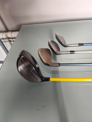Lote 4 Palos de Golf Variados