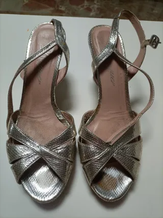 Sandalias fiesta plateadas tacón, talla 39