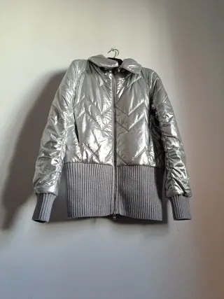 Chaqueta/Pufer/Bomber Plateada