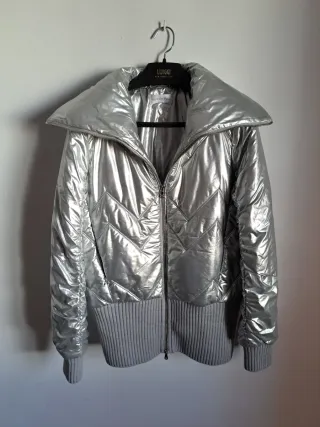 Chaqueta/Pufer/Bomber Plateada