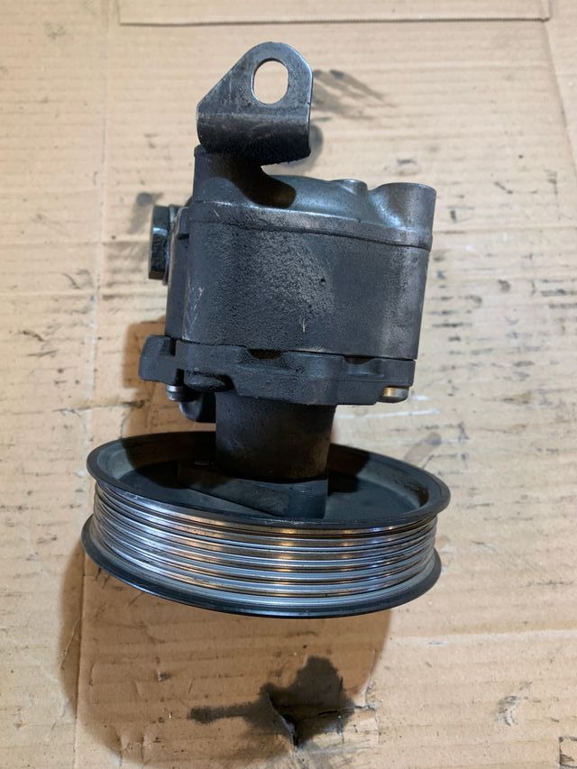 Bomba de dirección BMW E60