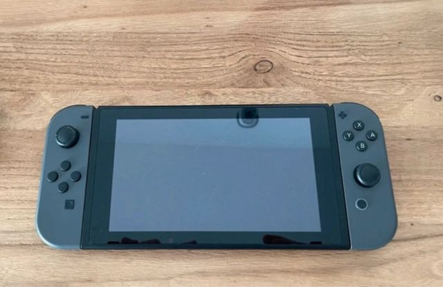 Nintendo Switch + Juegos y Accesorios