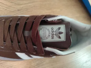 Botines Adidas Samba Marrones y Blancos