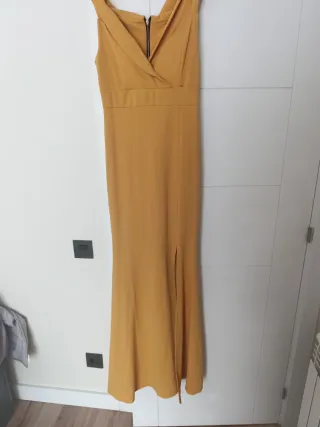 Vestido Mostaza Talla M/L con Abertura