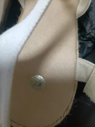 Cuñas ceremonia encaje y perlas, talla 39