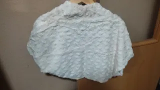 Quien no va guapa en fiestas, es xq no quiere.Capa