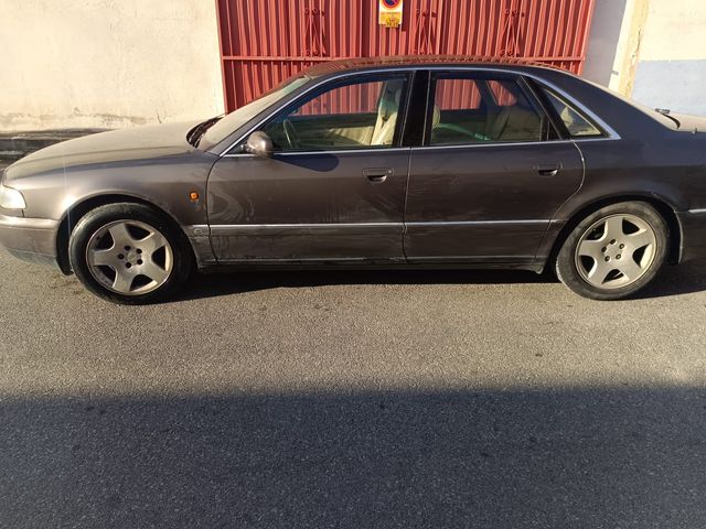 Audi A8 2000