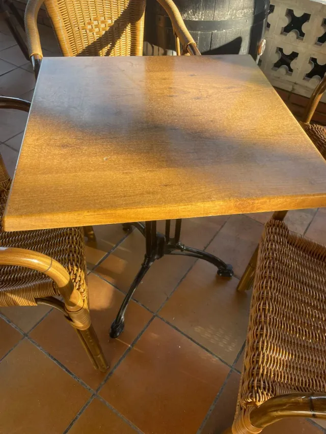 10 Mesas y 40 Sillas Terraza Marrón y Negro