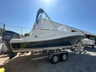 Barco Quicksilver Comander