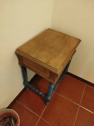 Mesilla de noche o auxiliar estilo vintage restaur