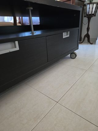 Mueble TV Wengué con Ruedas y 2 Cajones