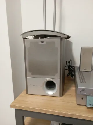 Home cinema JVC plata y verde