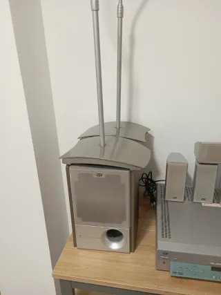 Home cinema JVC plata y verde