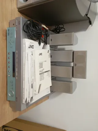 Home cinema JVC plata y verde