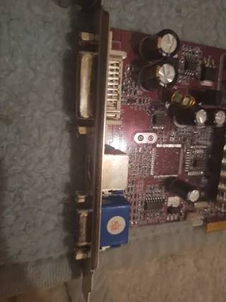 Tarjeta Gráfica MSI NVIDIA GeForce FX 5200 64MB