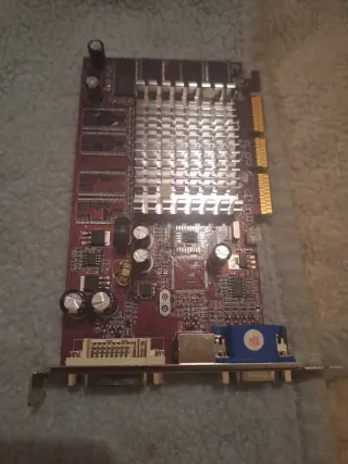 Tarjeta Gráfica MSI NVIDIA GeForce FX 5200 64MB