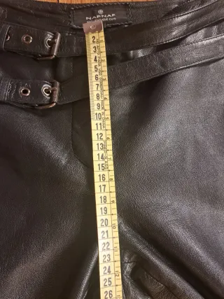 Pantalón de piel Naf Naf negro