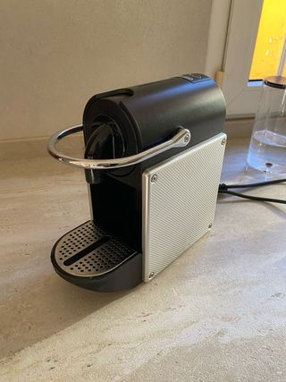 Cafetera Nespresso Pixie De'Longhi + regalo