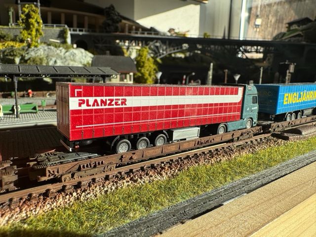 9 vagones porta camiones escala N