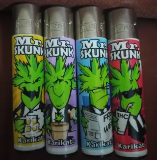 4 Accendini Clipper Karikato Mr. Skunk