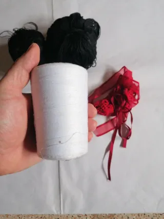 Kit per cucito: fili e nastri