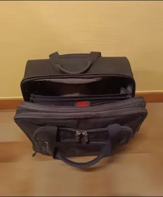 Maletín de viaje ejecutivo Victorinox con ruedas