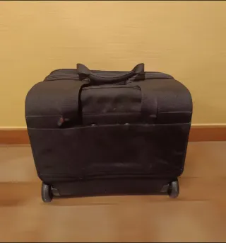 Maletín de viaje ejecutivo Victorinox con ruedas