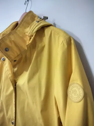 Chubasquero Ralph Lauren Amarillo