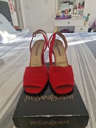 Yves Saint Laurent Sandalias Rojas Tacon