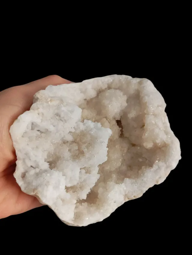 Geoda con cristalli bianchi