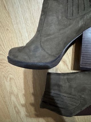 Botines tacón caqui