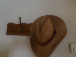 Perchero madera y metal dorado