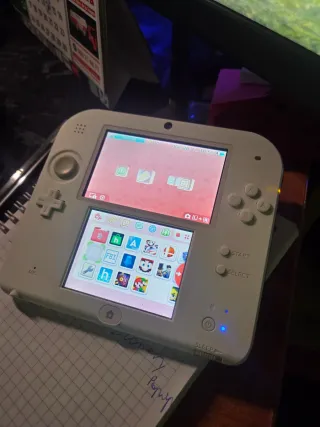 Nintendo 2DS Bianca con giochi digitali