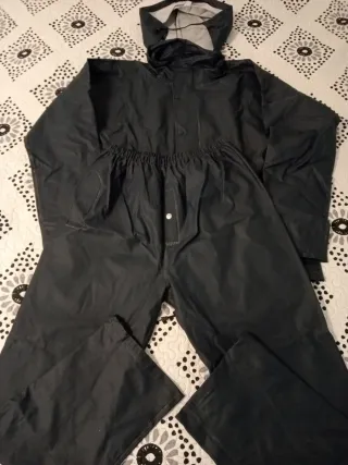 Traje de agua azul marino