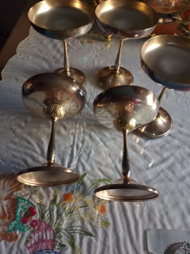 Lotto 5 antiche coppe in metallo